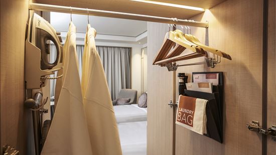 Deluxe Wardrobe