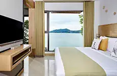 One Bedroom Suite Ocean View Coral Lounge